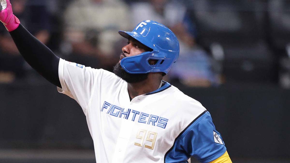 Franmil Reyes arrasa en Japón: El dominicano lidera a los Nippon Ham Fighters con 20 HR y un promedio de .291. ¡Conoce los récords que está rompiendo y su impacto en la NPB!